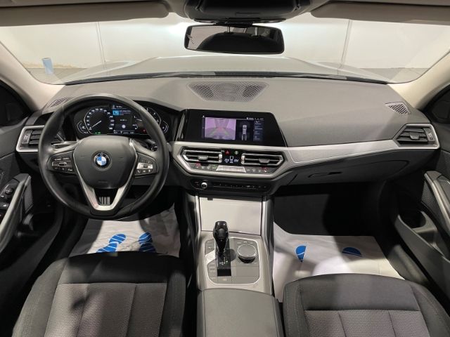 BMW 318 D Touring - Samsaru's Car Outlet