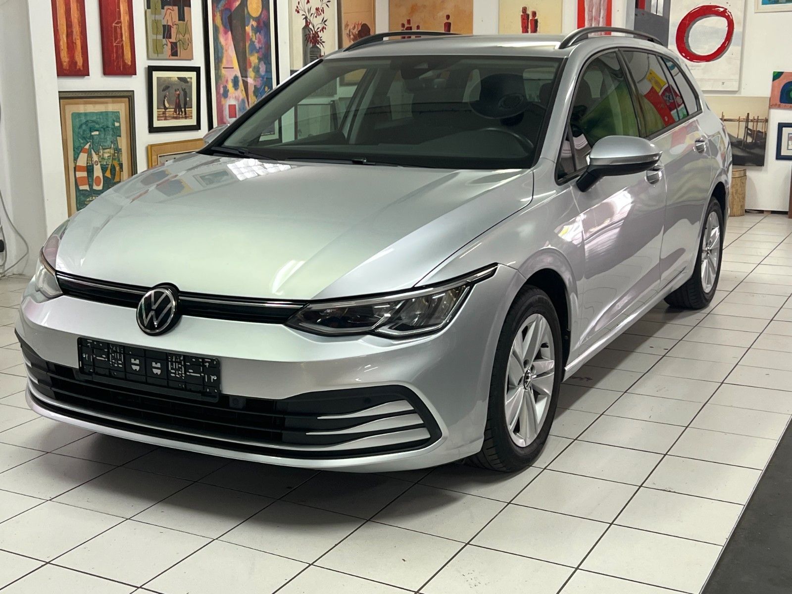 Volkswagen Golf VIII Variant Life eTSI - Samsaru's Car Outlet