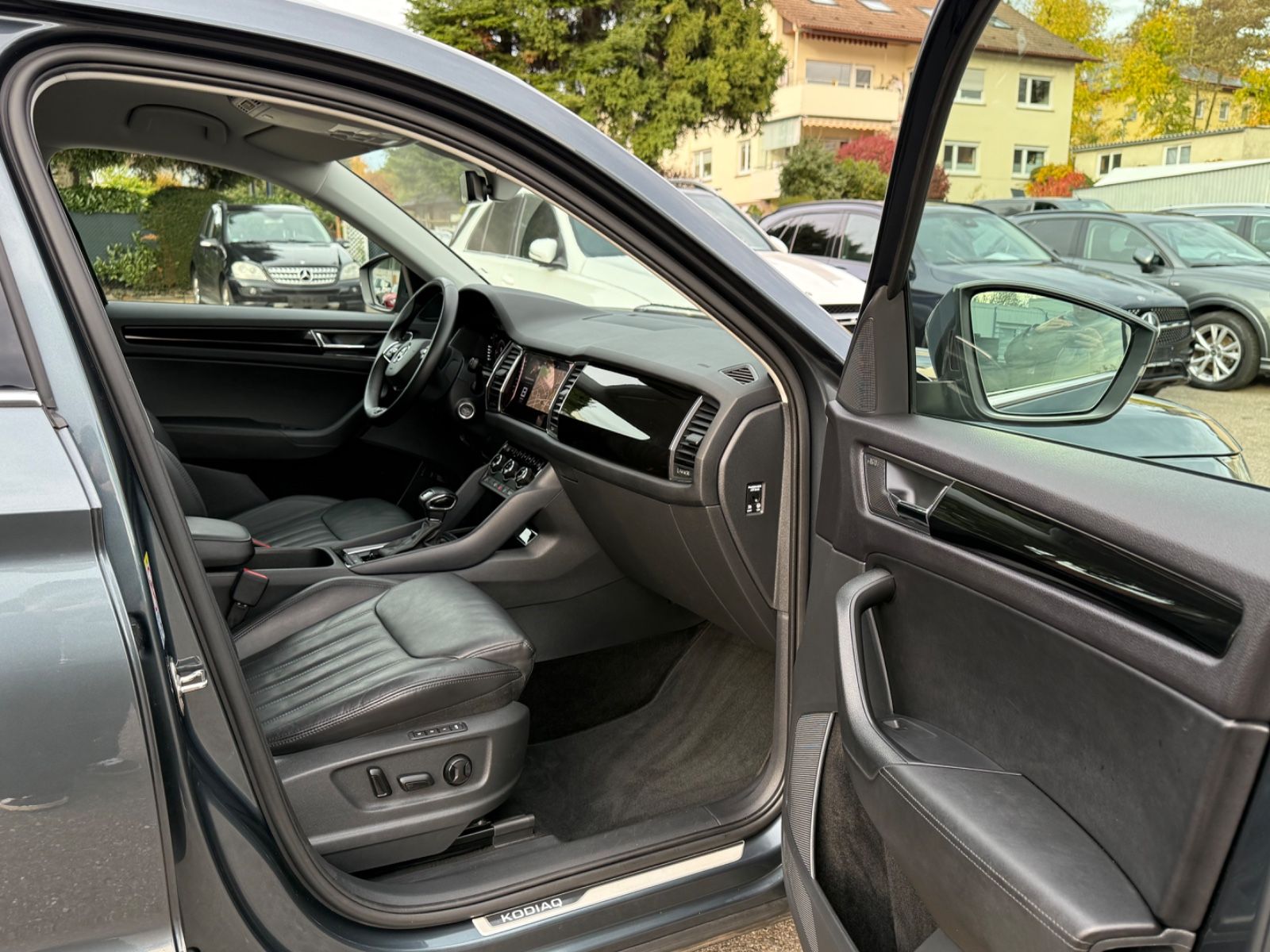 Skoda Kodiaq L&K 4x4*360° Kamera+ACC+AHK+Canton*