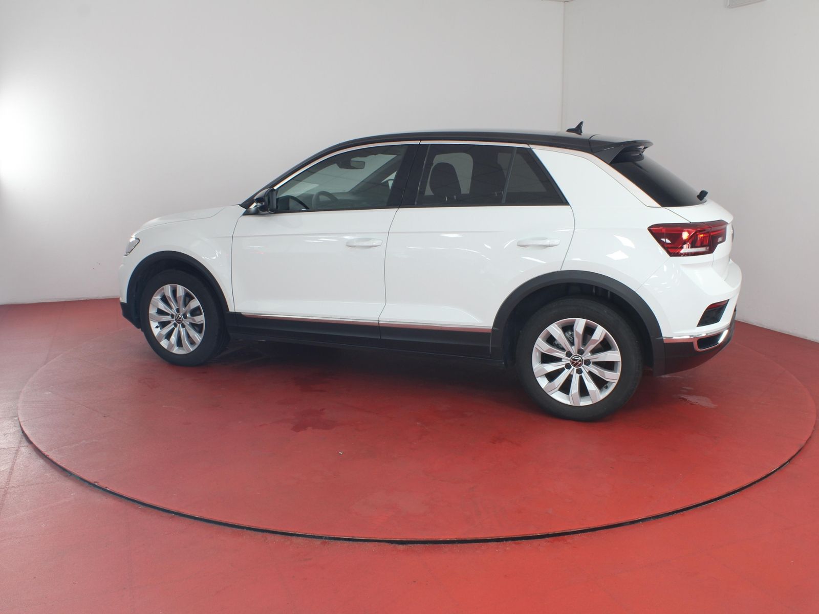 Volkswagen T-ROC 1.5TSI DSG - Samsaru's Car Outlet