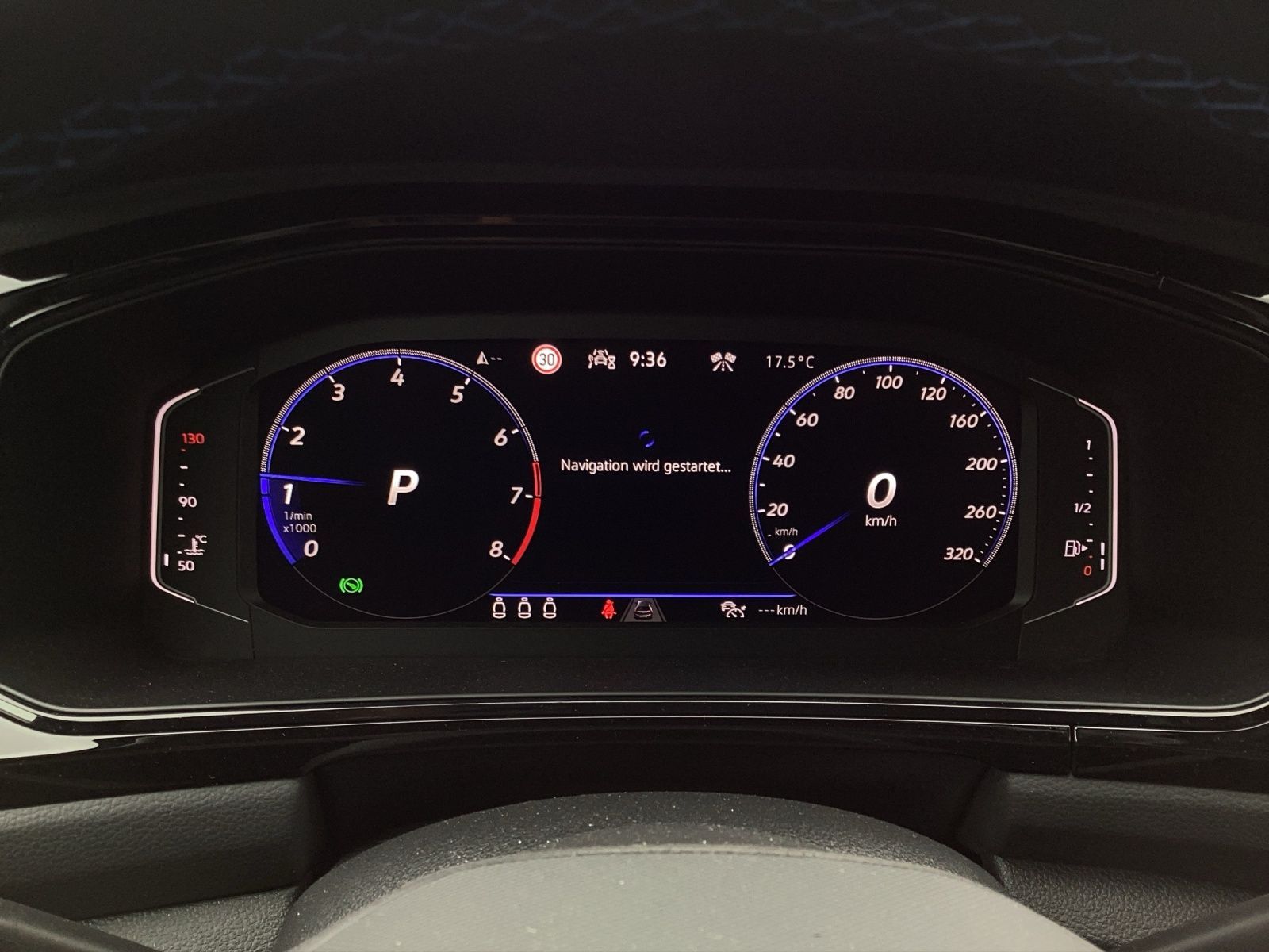 Volkswagen T-Roc R BLACK STYLE - Samsaru's Car Outlet