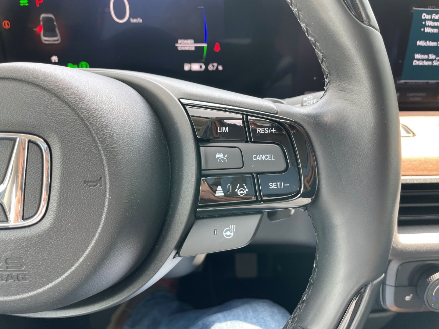 Honda e Advanc Park-Assistent Panorama Navi Soundsyste