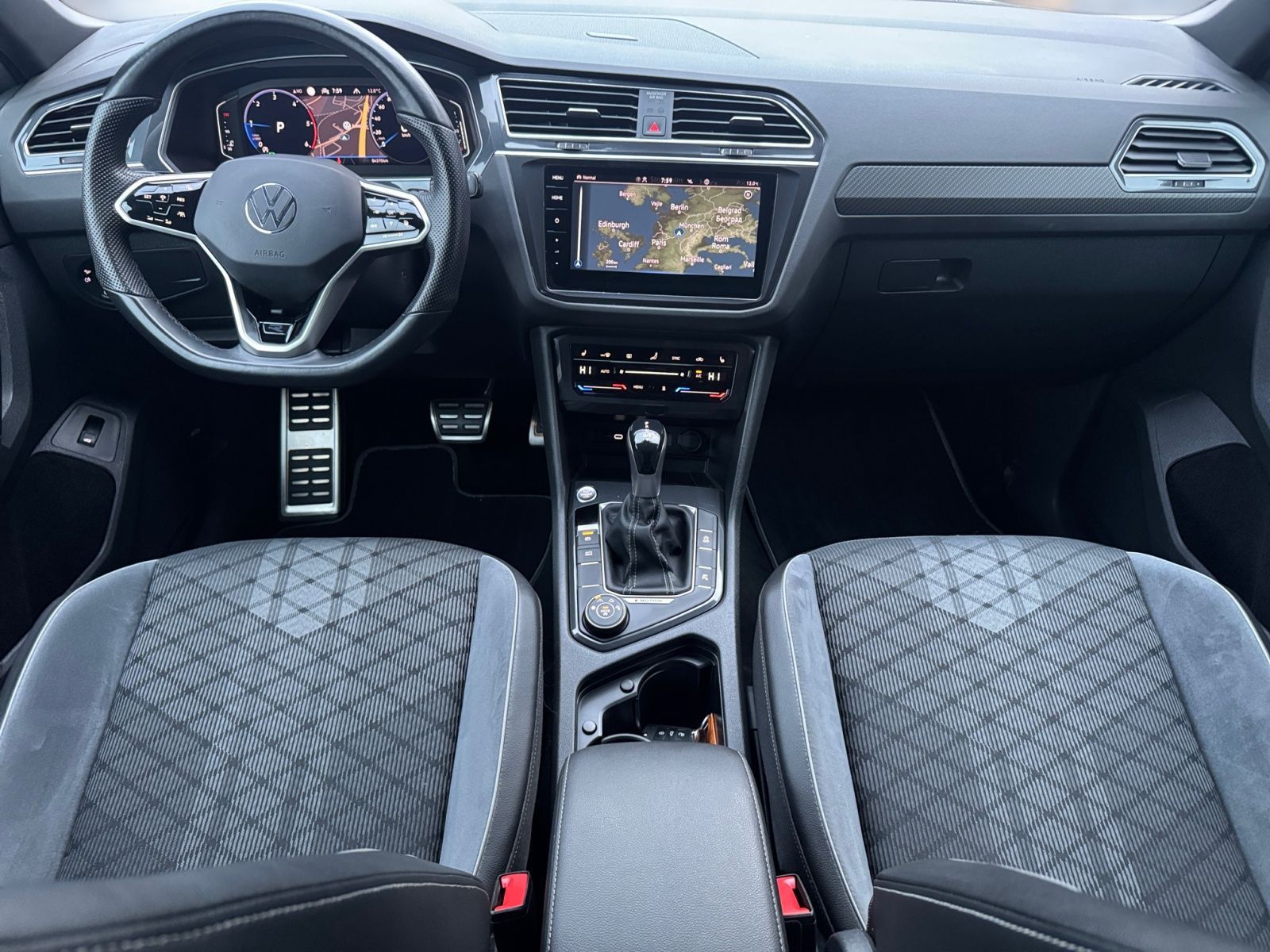 Volkswagen Tiguan R-Line 2.0TDI 4M AHK STANDH MATRIX