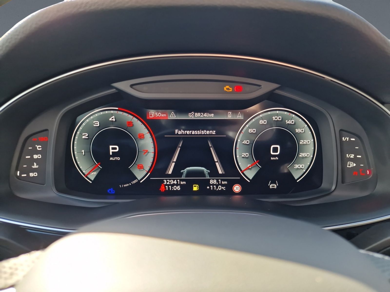Audi Q8 55 TFSI qu S line MATRIX PANO Luft AHK B&O
