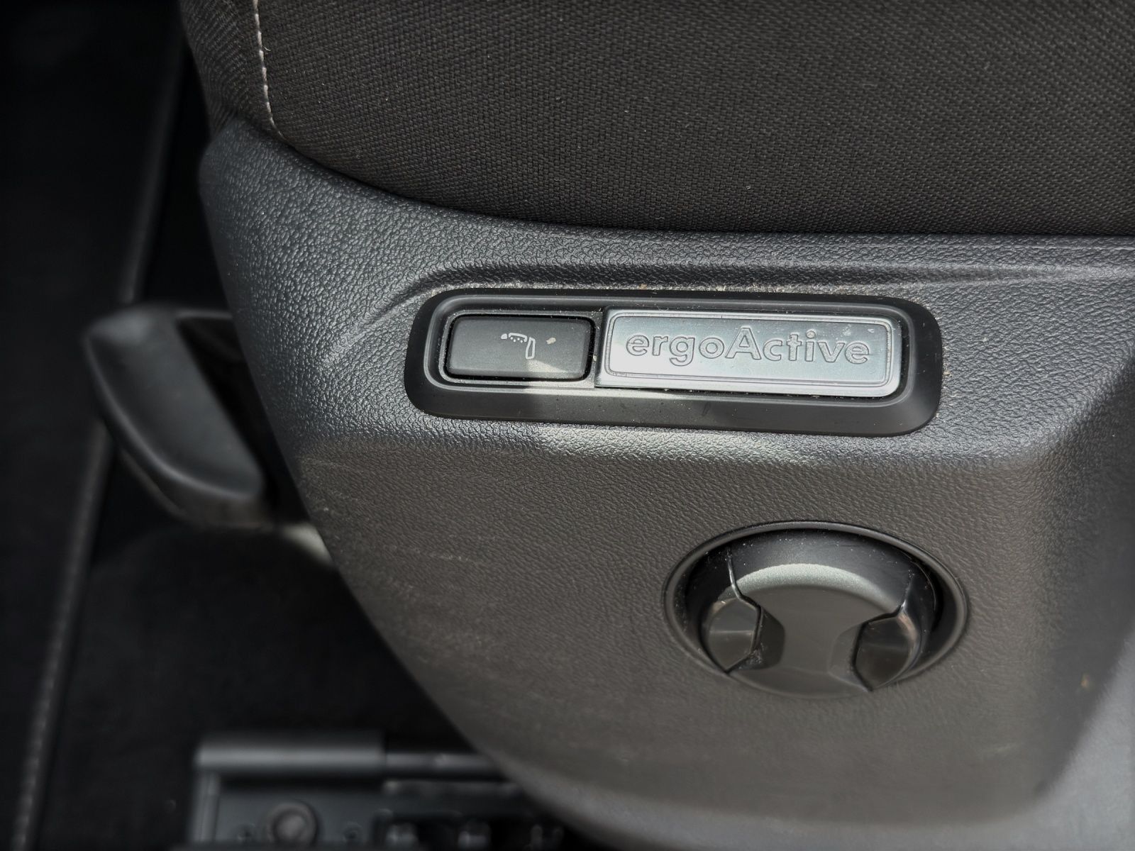 Volkswagen T-Roc R-LINE - Samsaru's Car Outlet