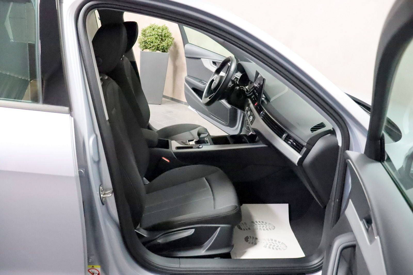 Audi A4 Avant 30 TDI Aut. - Samsaru's Car Outlet