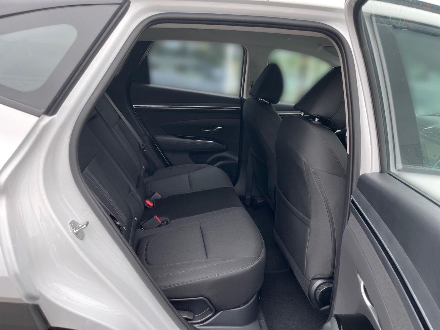 Hyundai Tucson Select Hybrid 2WD - Samsaru's Car Outlet
