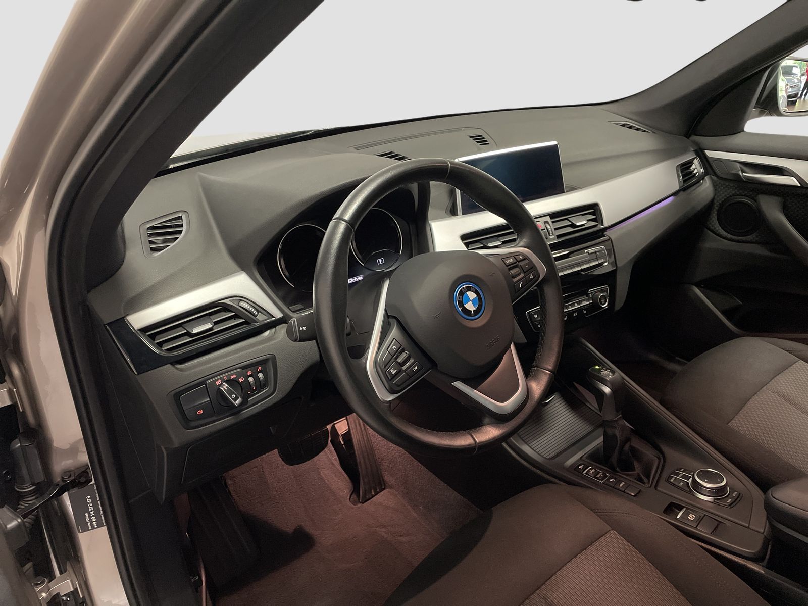 BMW X1 xDrive25e - Samsaru's Car Outlet