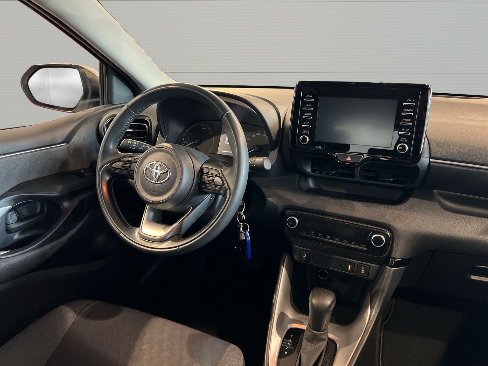 Toyota Yaris 1.5 Hybrid Business Edition - Samsaru's Car Outlet