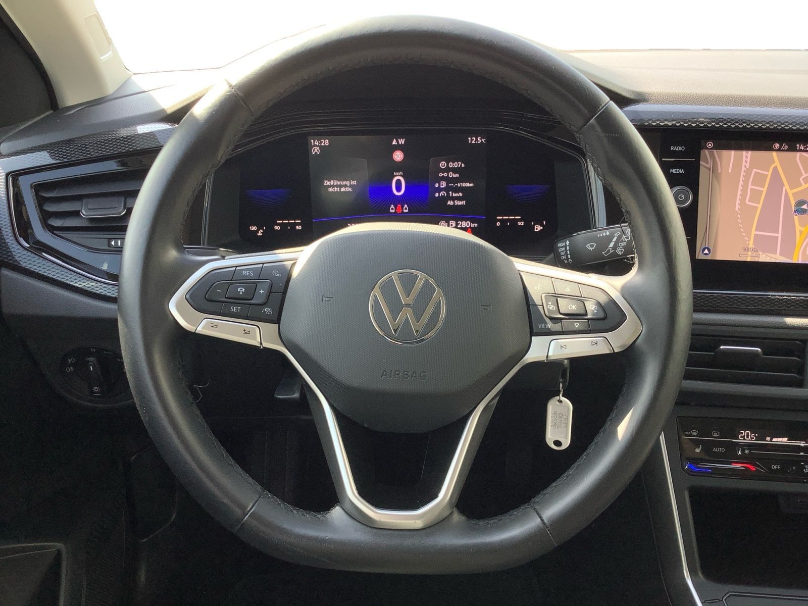Volkswagen Taigo 1.0 TSI Life - Samsaru's Car Outlet