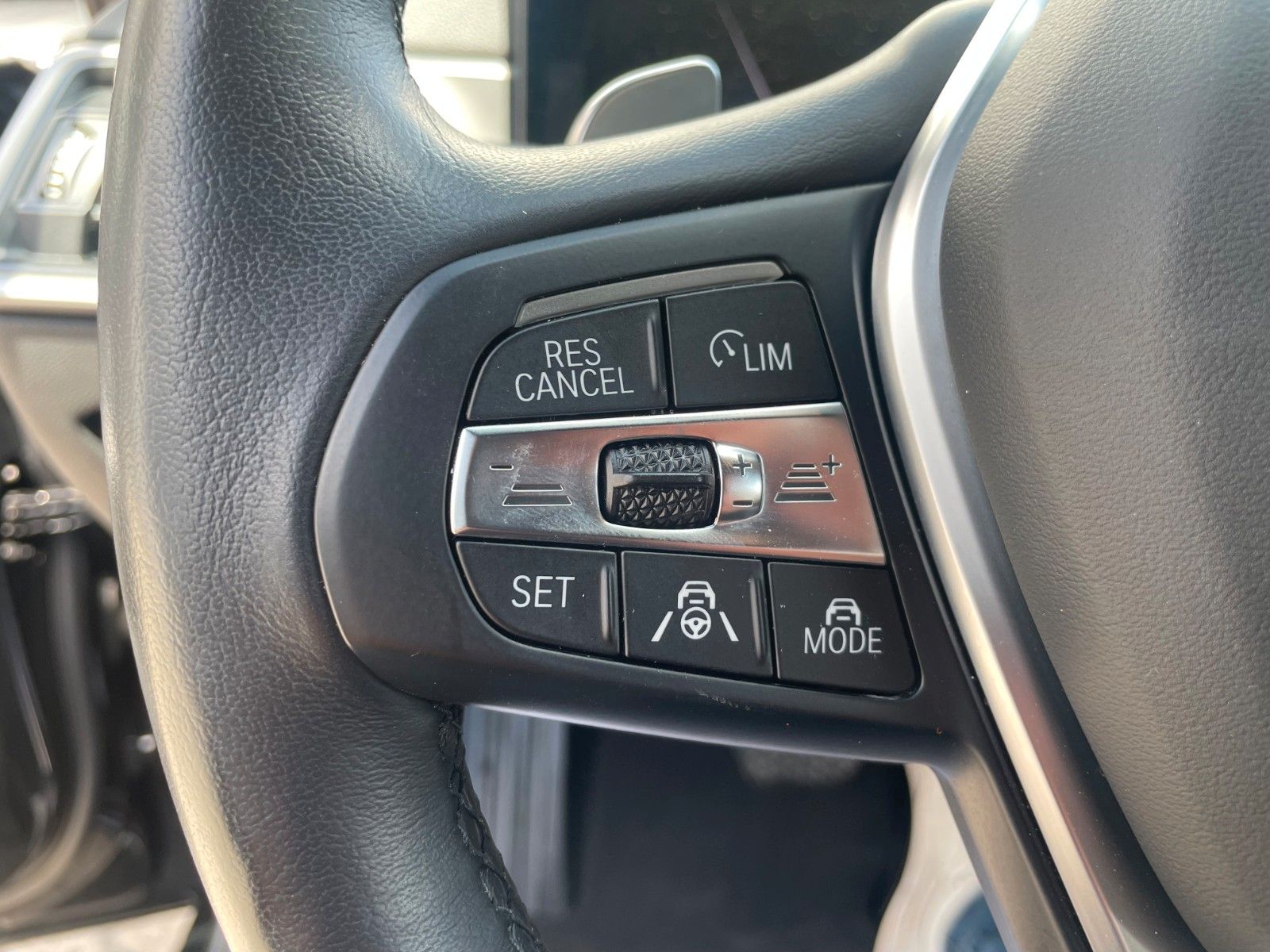 BMW 320d xDrive Touring - Samsaru's Car Outlet