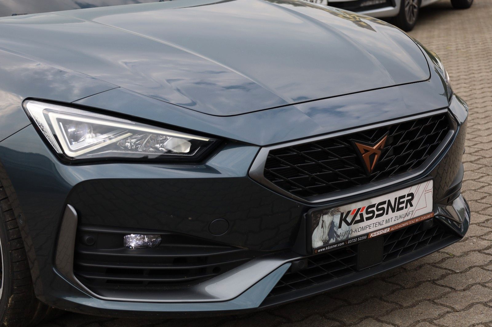 Cupra Sportstourer 2.0 TSI DSG - Samsaru's Car Outlet