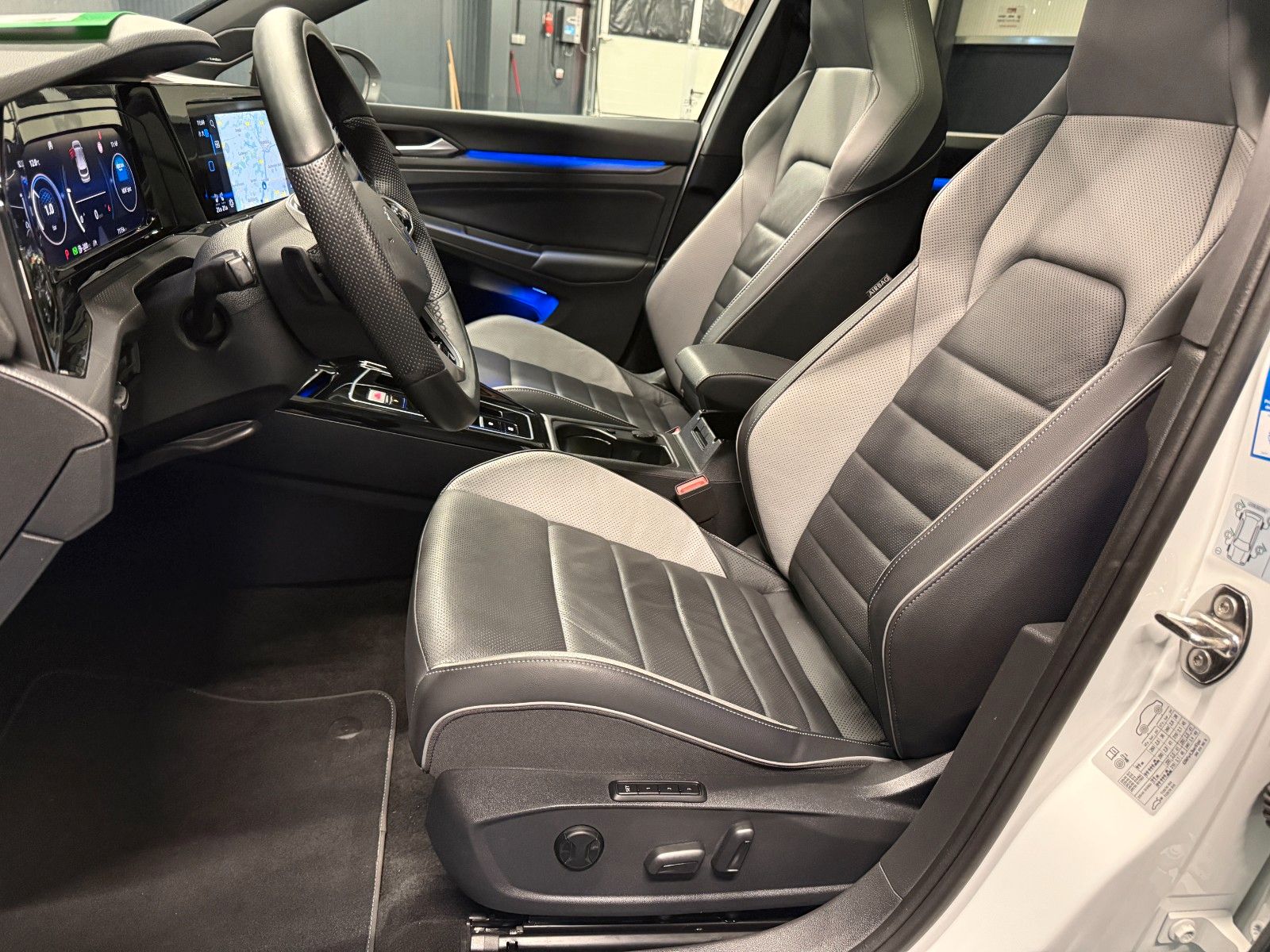 Volkswagen Golf GTD *Black Style*19Zoll*PANORAMA*LEDER*H&K*