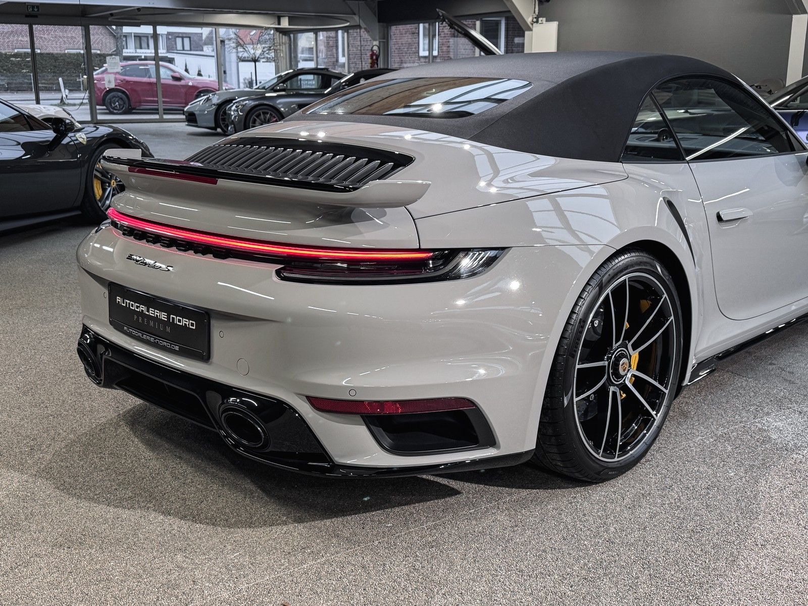 Porsche 911 Turbo S Cabrio AeroKit+Burmester+Carbon