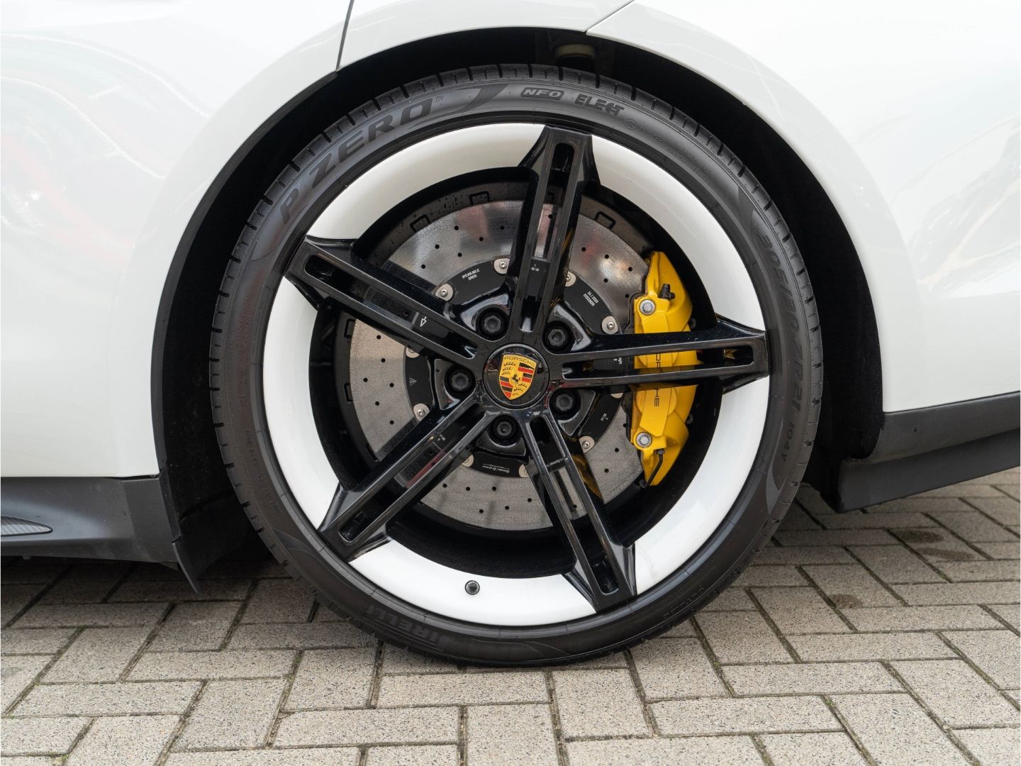 Porsche Taycan Turbo S Matrix LED PDLS Carbon uvm.