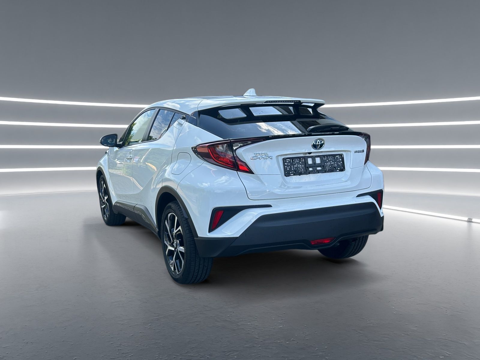 Toyota C-HR Hybrid 4x2 Flow - Samsaru's Car Outlet