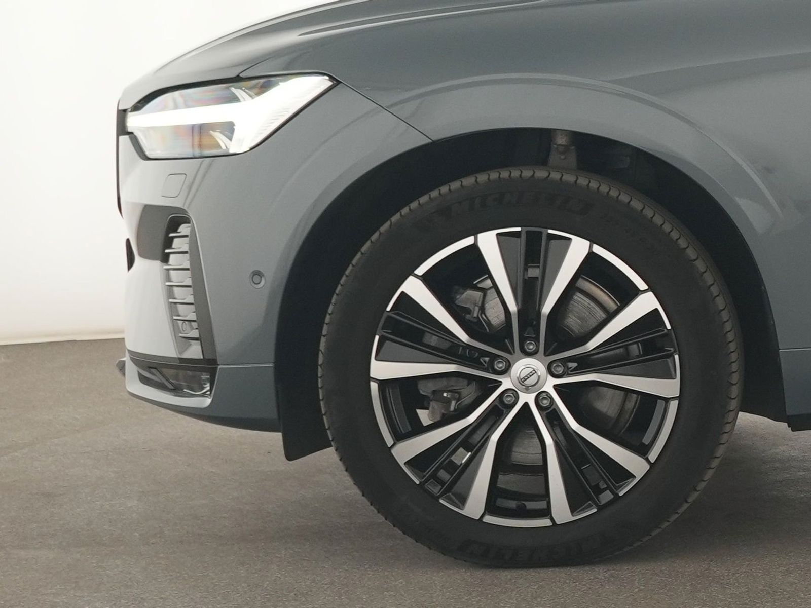 Volvo XC60 Plus Dark AHK|ACC|360°|LED|Kessy|SHZ|CarPla