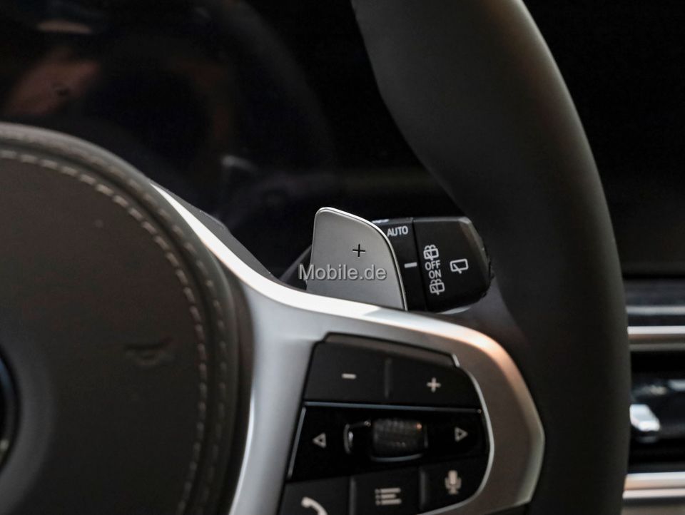 BMW X5 xDrive40d Navi Leder Glasdach LED