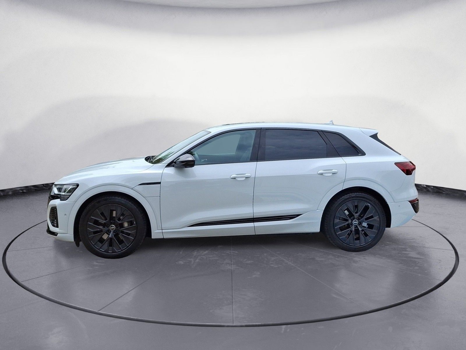 Audi Q8 S line 55 e-tron quattro