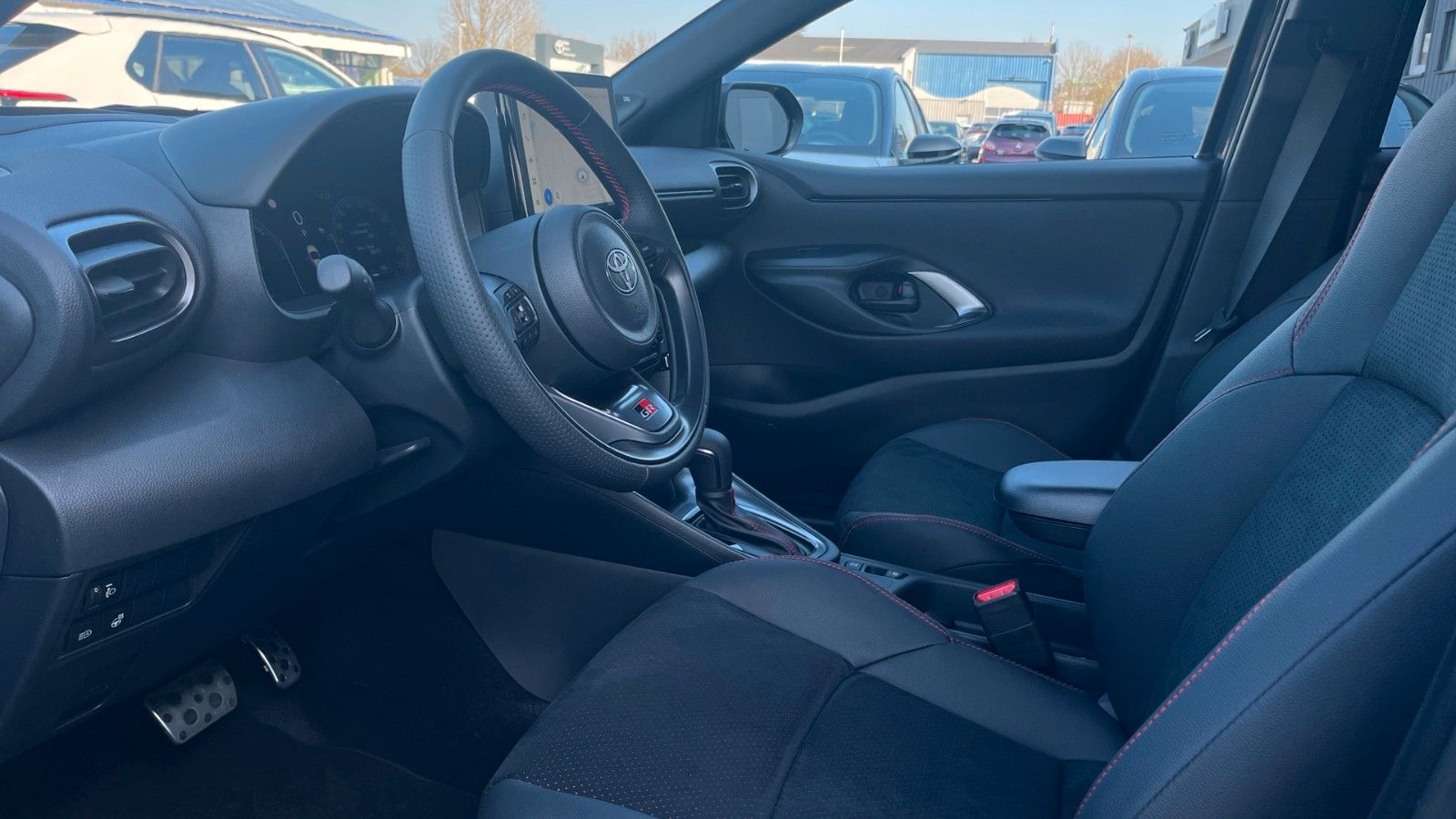 Toyota Yaris 1.5-l-VVT-i Hybrid GR SPORT *JBL PREMIUM*