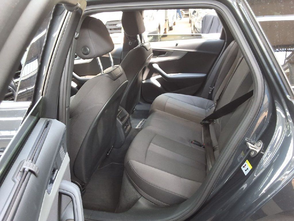 Audi A4 40 2.0 TDI Avant advanced - Samsaru's Car Outlet