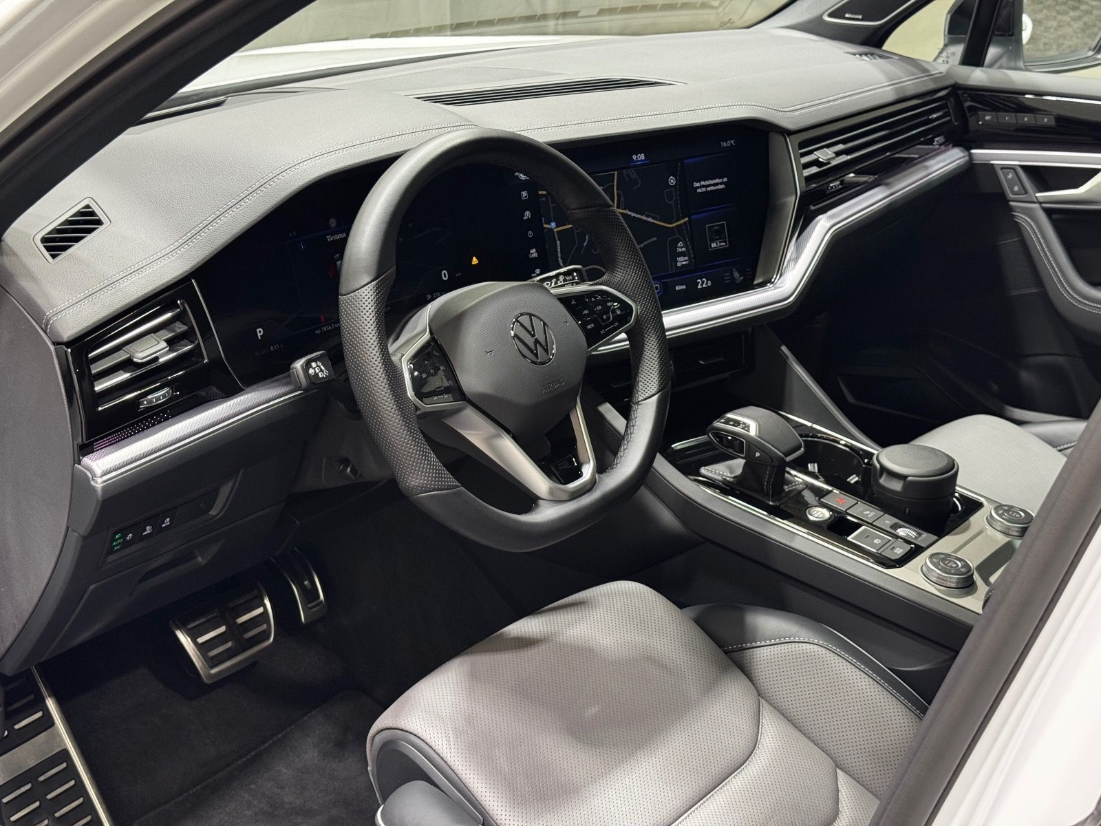 Volkswagen Touareg R-Line Black Style | MATRIX PANO LUFT