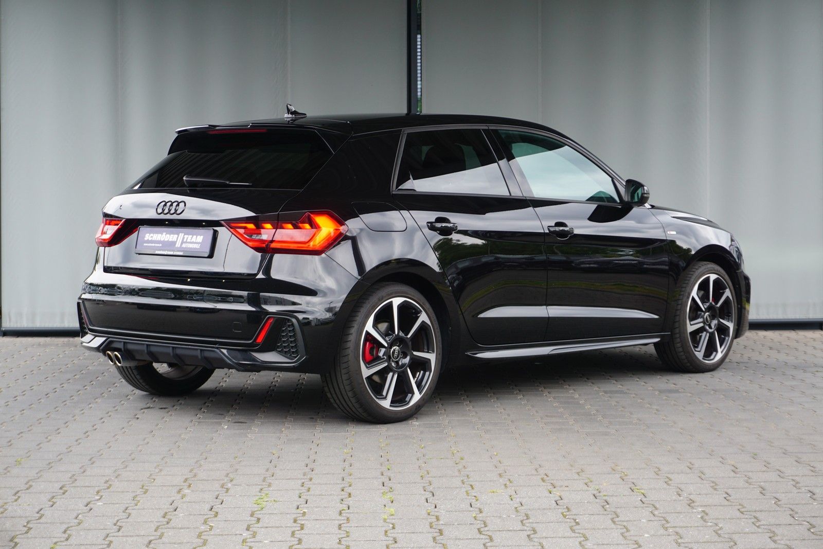 Audi A1 Sportback 40 TFSI S tronic S line - Samsaru's Car Outlet