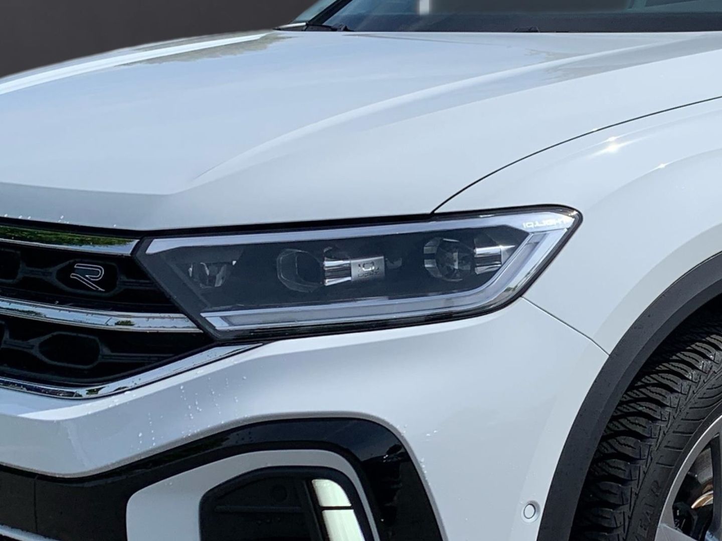 Volkswagen T-Roc 2.0 TDI R-Line - Samsaru's Car Outlet