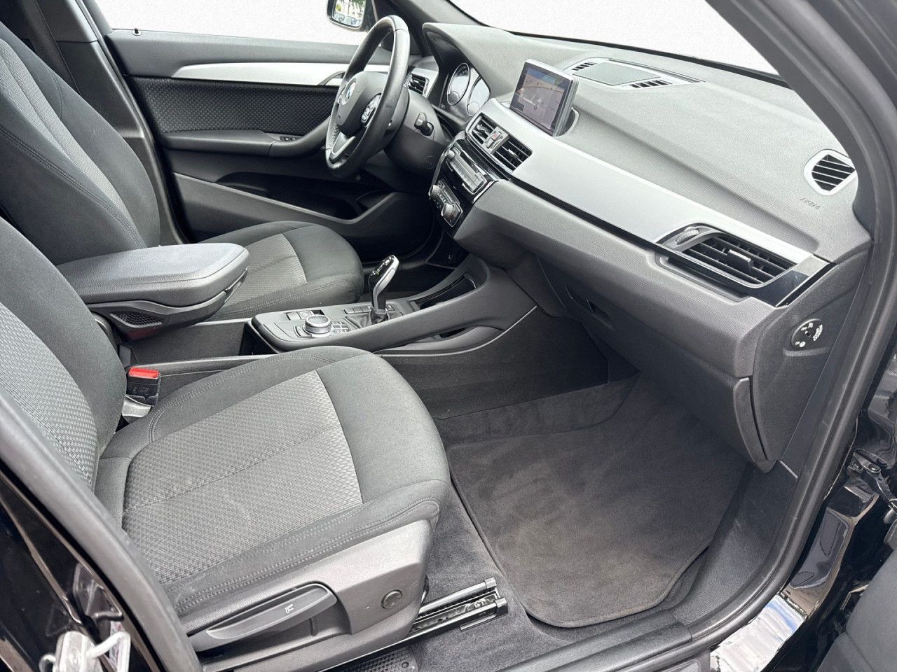 BMW X1 sDrive18d - Samsaru's Car Outlet