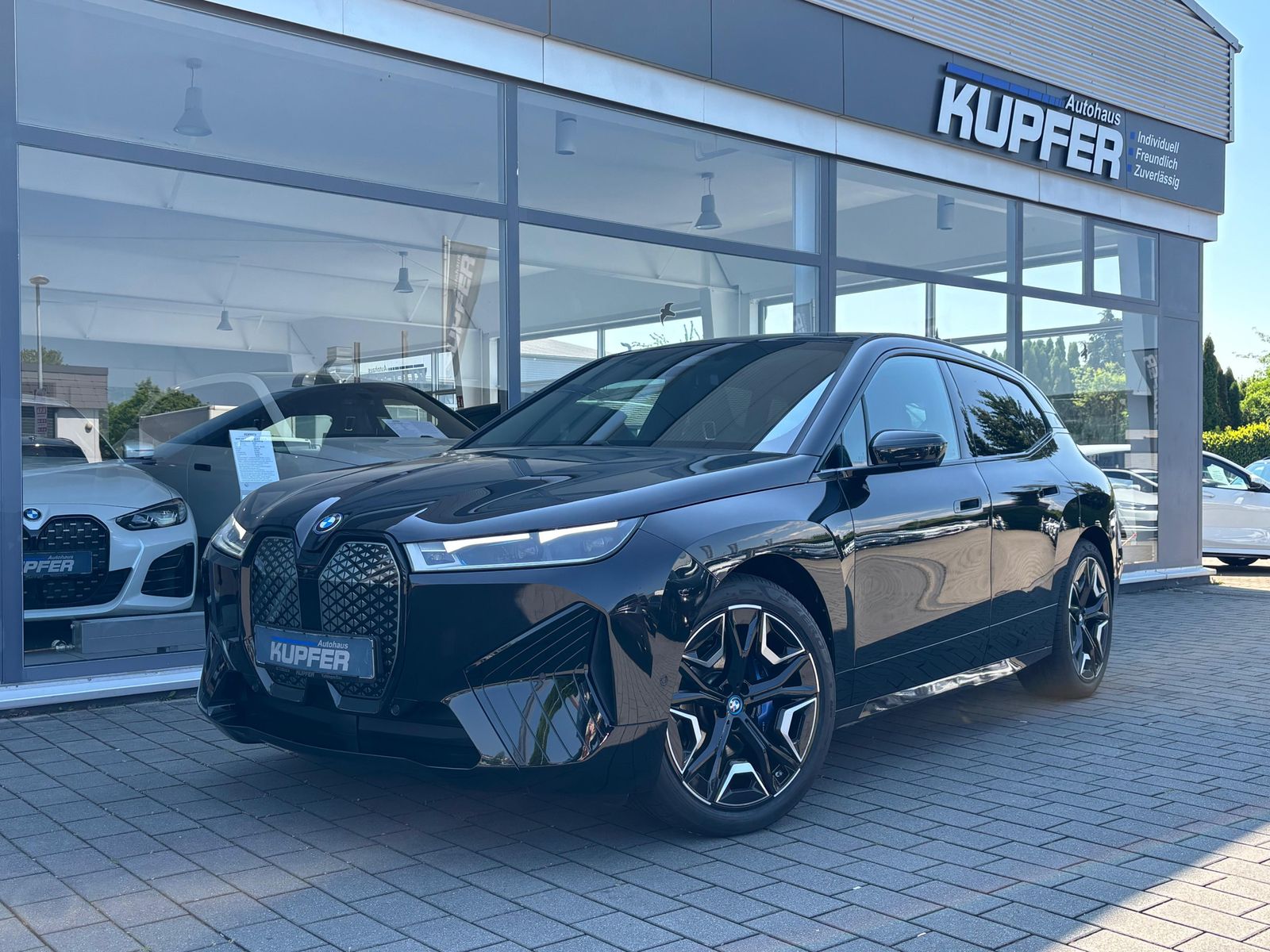 BMW iX xDrive50 Sportpak.-22"-PANO°belüf.Massage°AHK