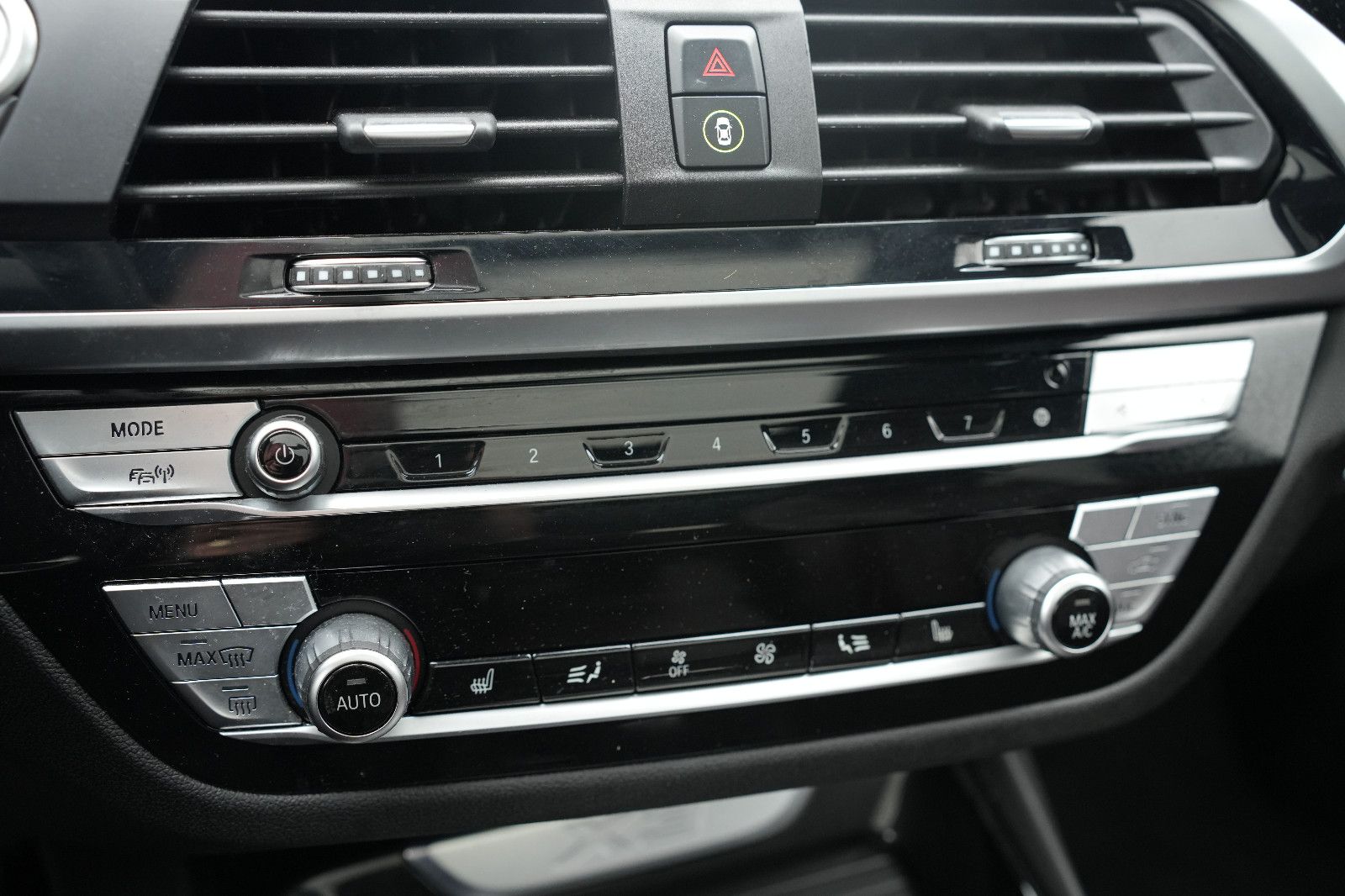 BMW X3 30e X Line xDrive*LED*AHK*PANO*NAV*HEADUP*