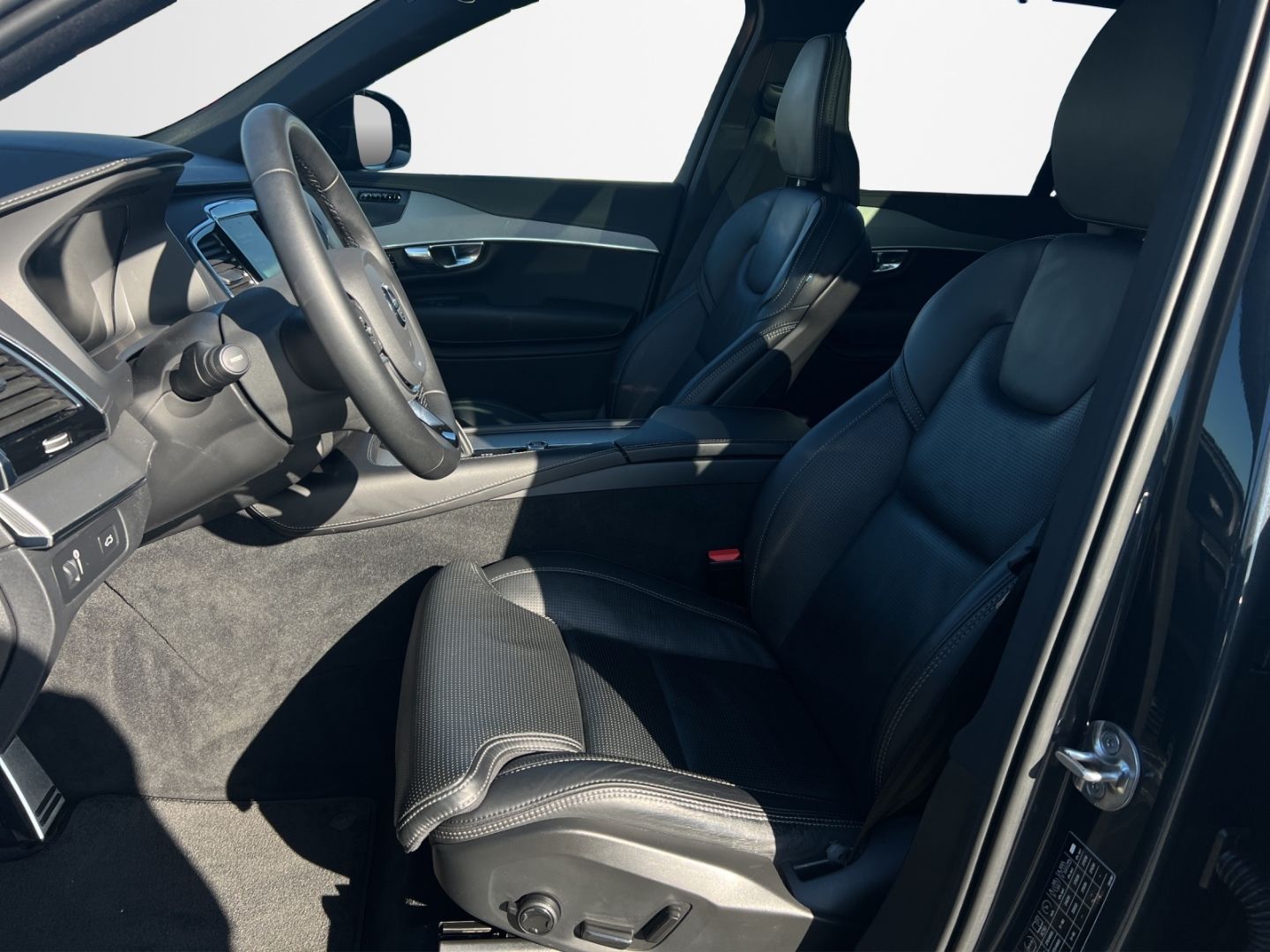 Volvo XC90 B5 D AWD R-Design 4ZKlima MassageSitze