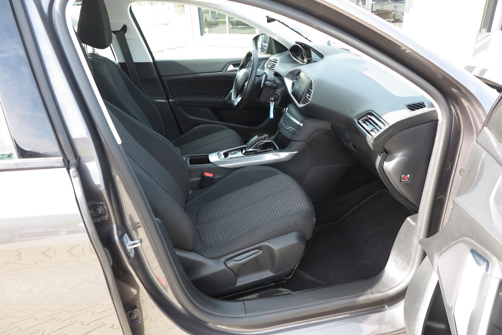 Peugeot 308 Active - Samsaru's Car Outlet
