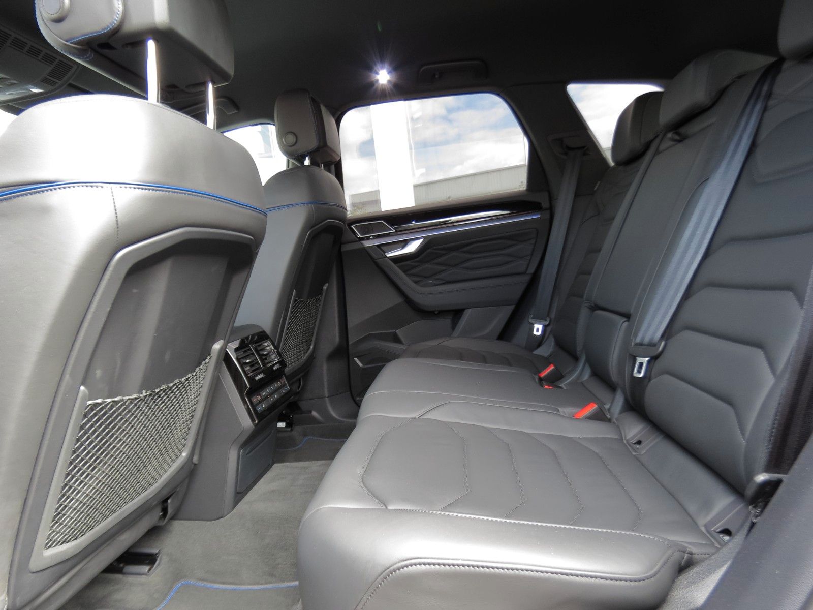 Volkswagen Touareg R 3.0 TSI eHybrid 340 kW 4M *AHK* u.v.m.