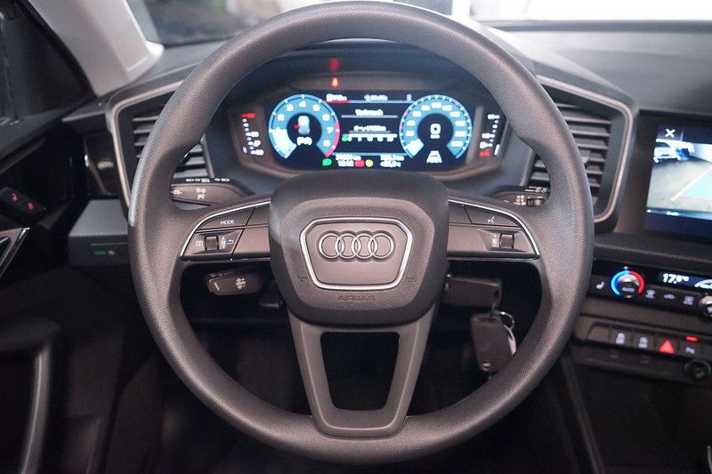 Audi A1 1.5 35 TFSI Sportback S-tronic*Kamera*Navi*DA