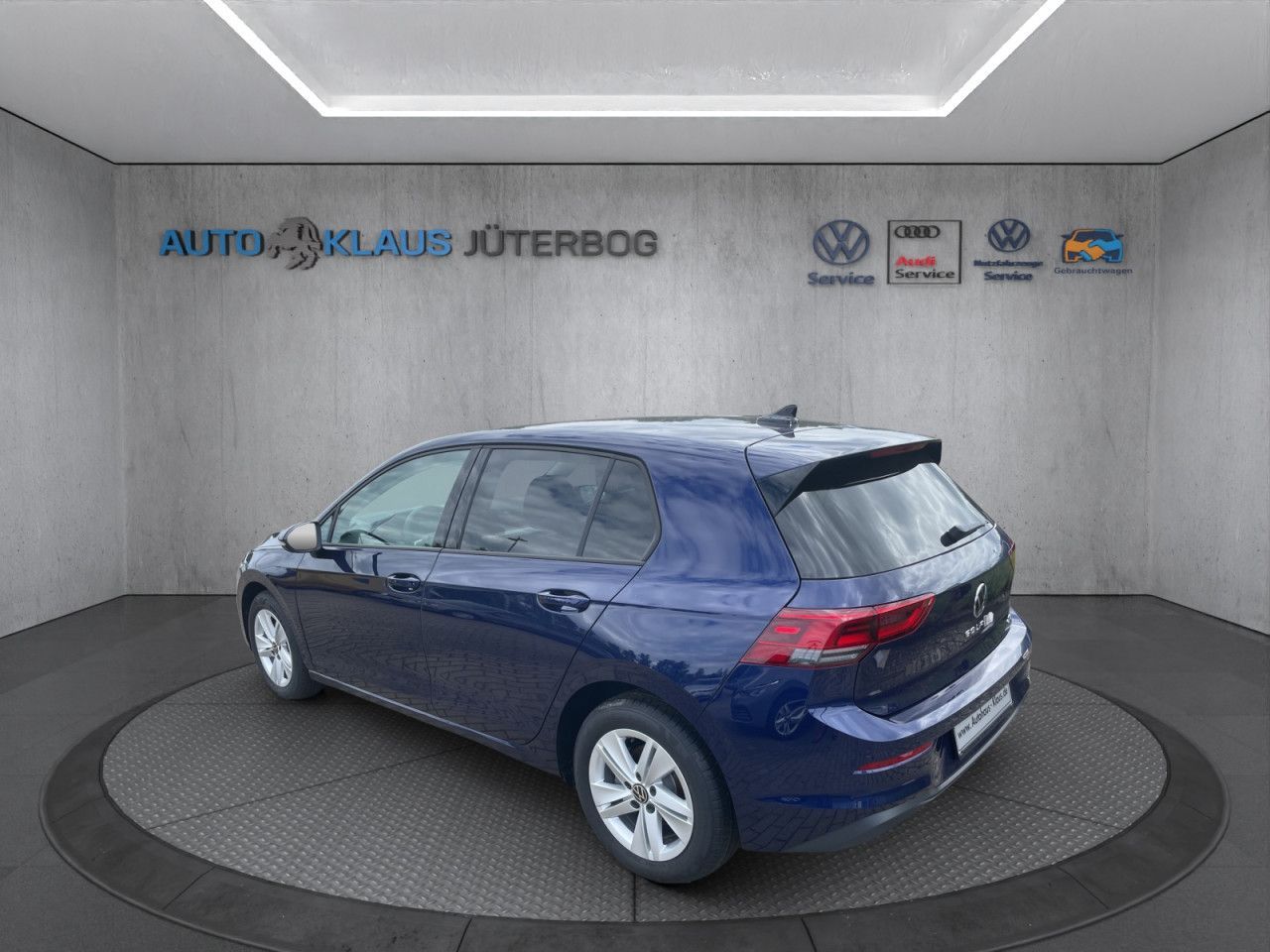Volkswagen Golf VIII 1.5 eTSI - Samsaru's Car Outlet