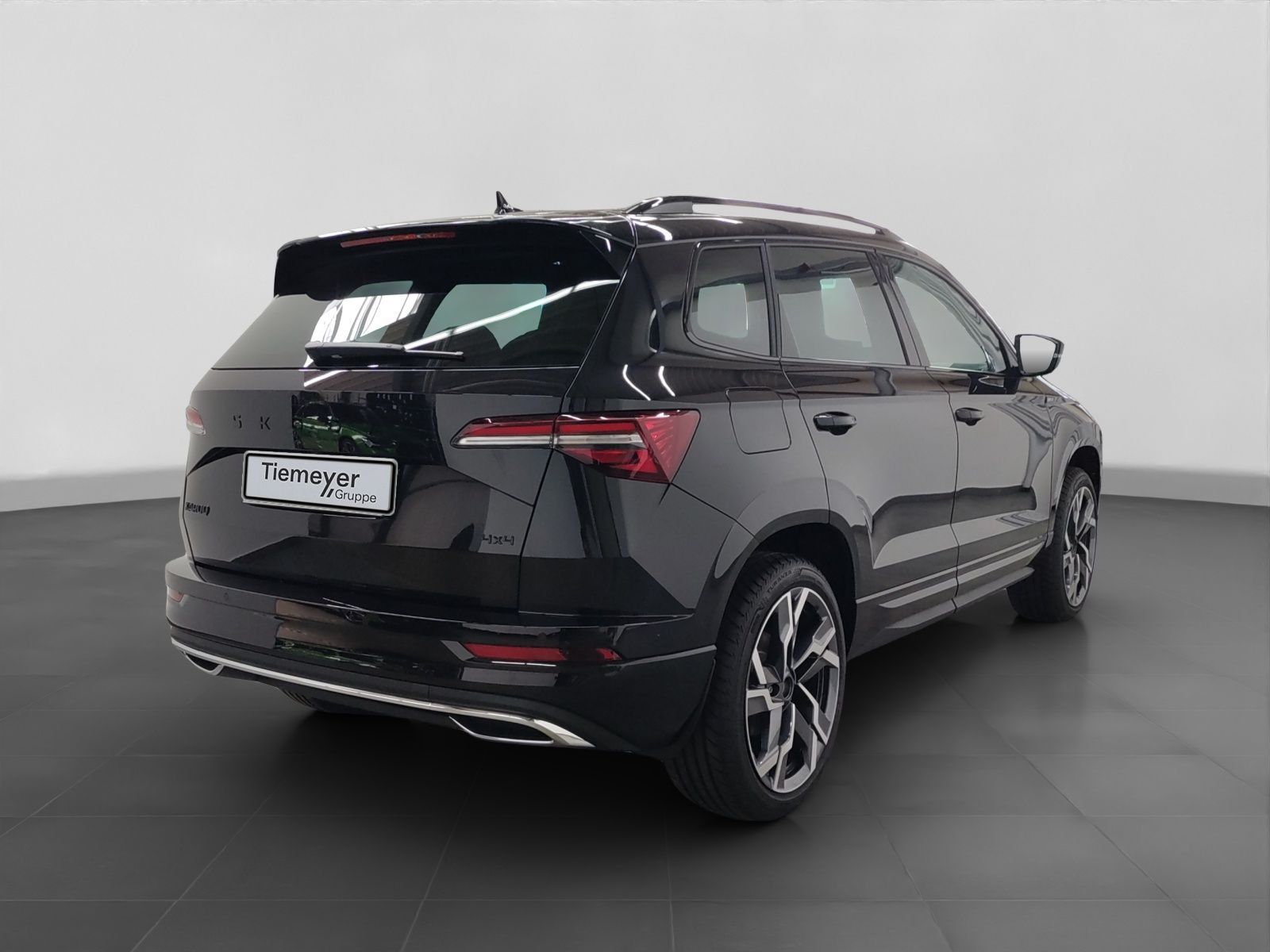 Skoda Karoq 2.0 TSI DSG 4x4 SPORTLINE LM19 LEDER PANO