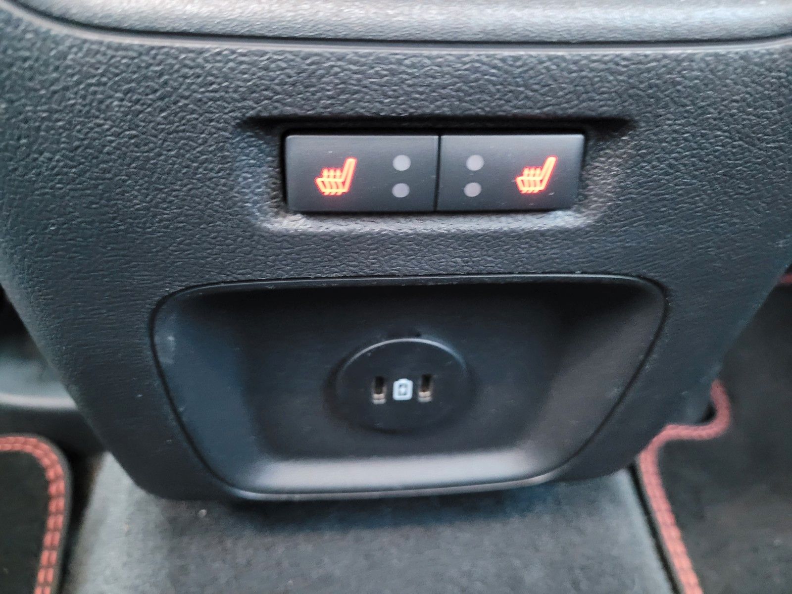 Ford Kuga Plug-In Hybrid ST-Line X - Samsaru's Car Outlet