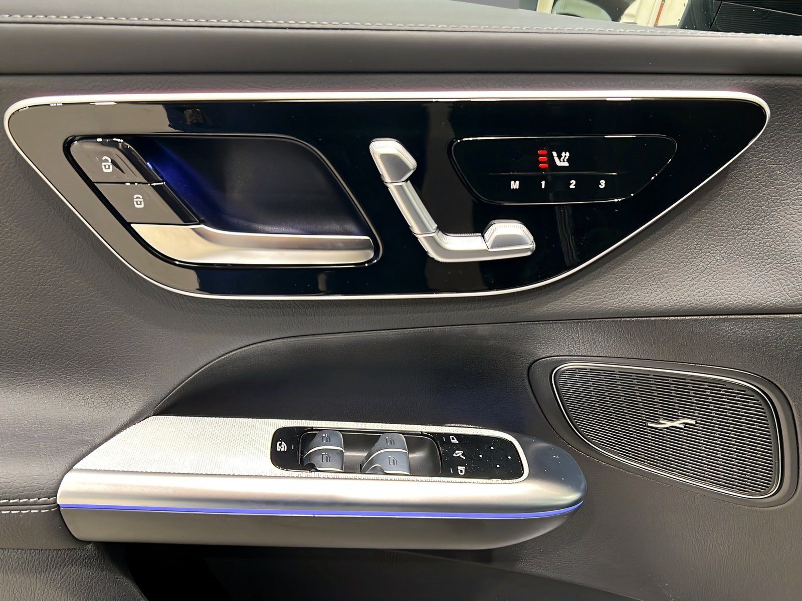 Mercedes-Benz GLC 300de 4M AMG+LED+NIGHT+Pano+Ambi+TotW+AHK