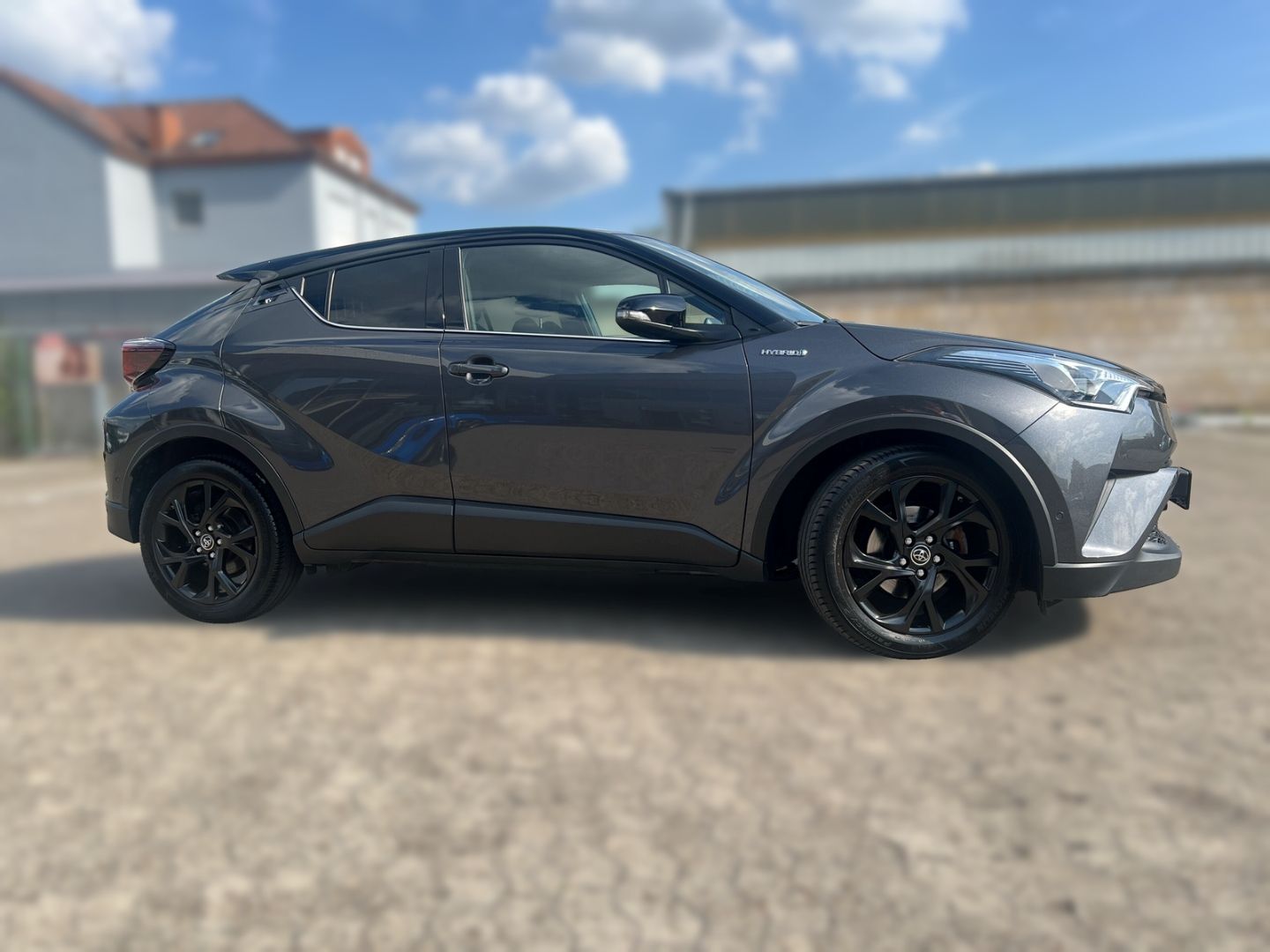 Toyota C-HR Hybrid Style Selection - Samsaru's Car Outlet