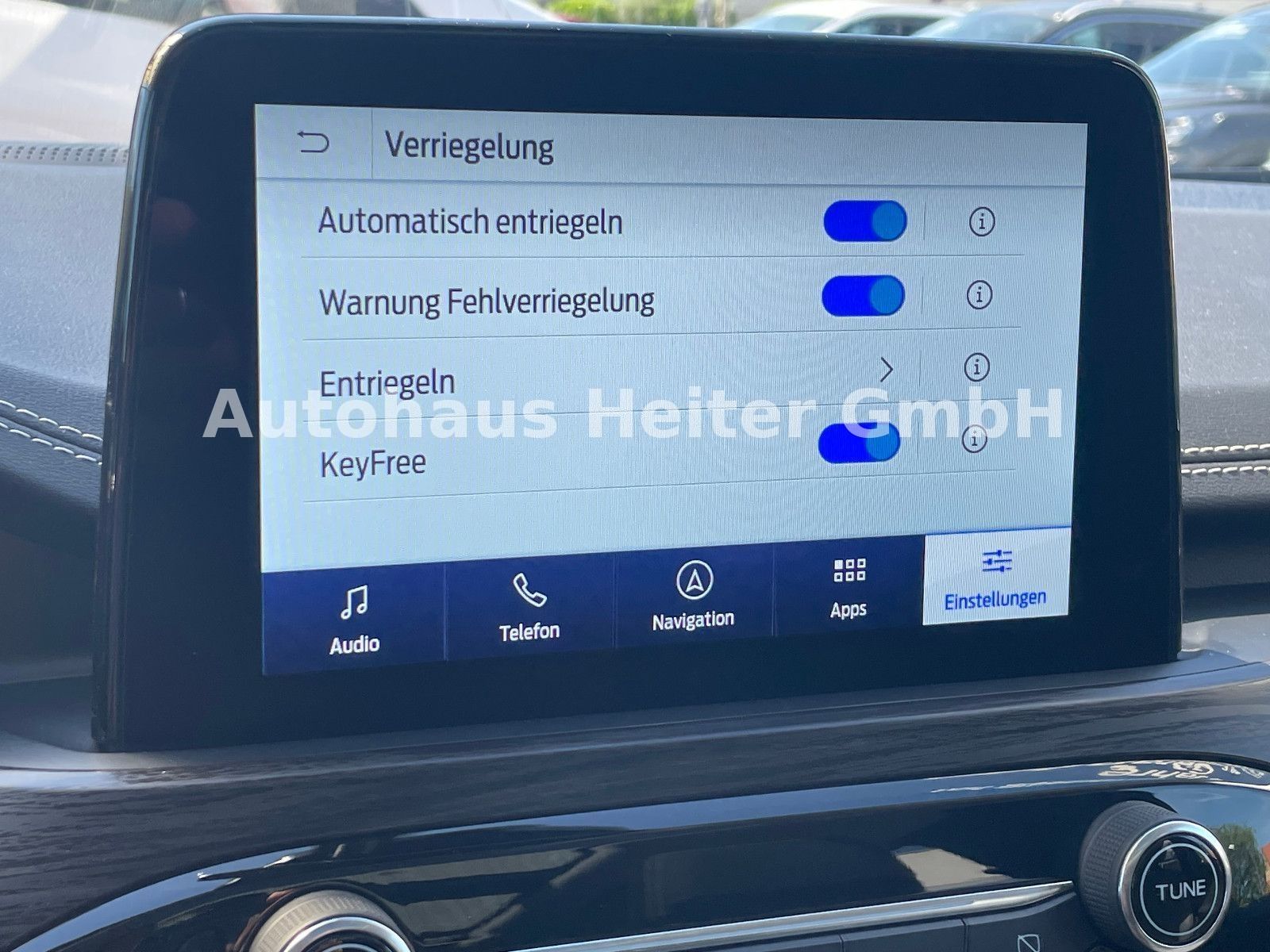 Ford Kuga FHEV Allrad Vignale - Samsaru's Car Outlet