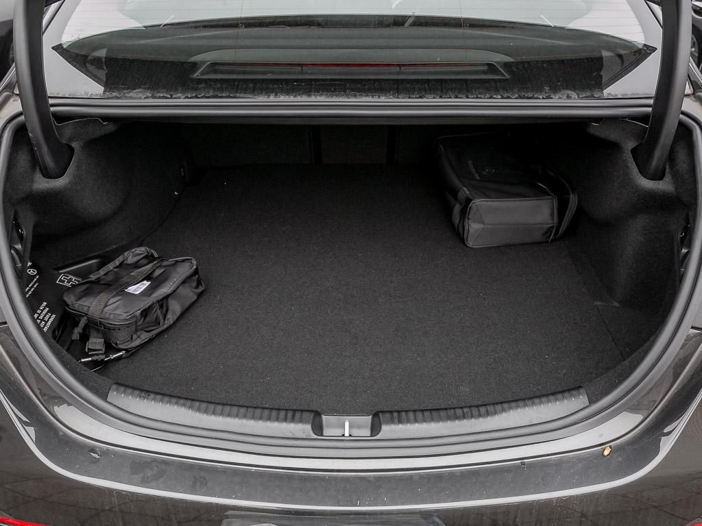Mercedes-Benz C 300 de Avantgarde - Samsaru's Car Outlet