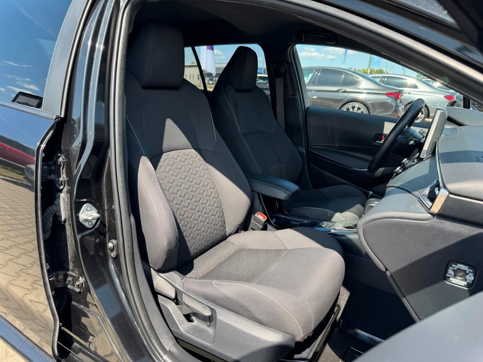 Toyota Corolla Touring Sports Hybrid Business Edition - Samsaru's Car Outlet