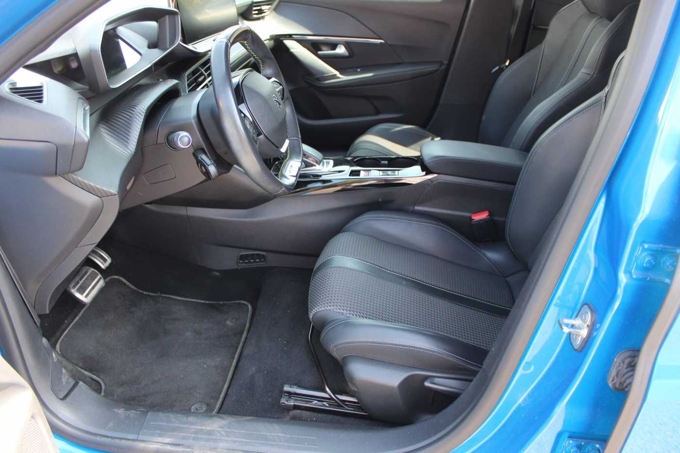 Peugeot 208 Elektromotor 136 Allure - Samsaru's Car Outlet
