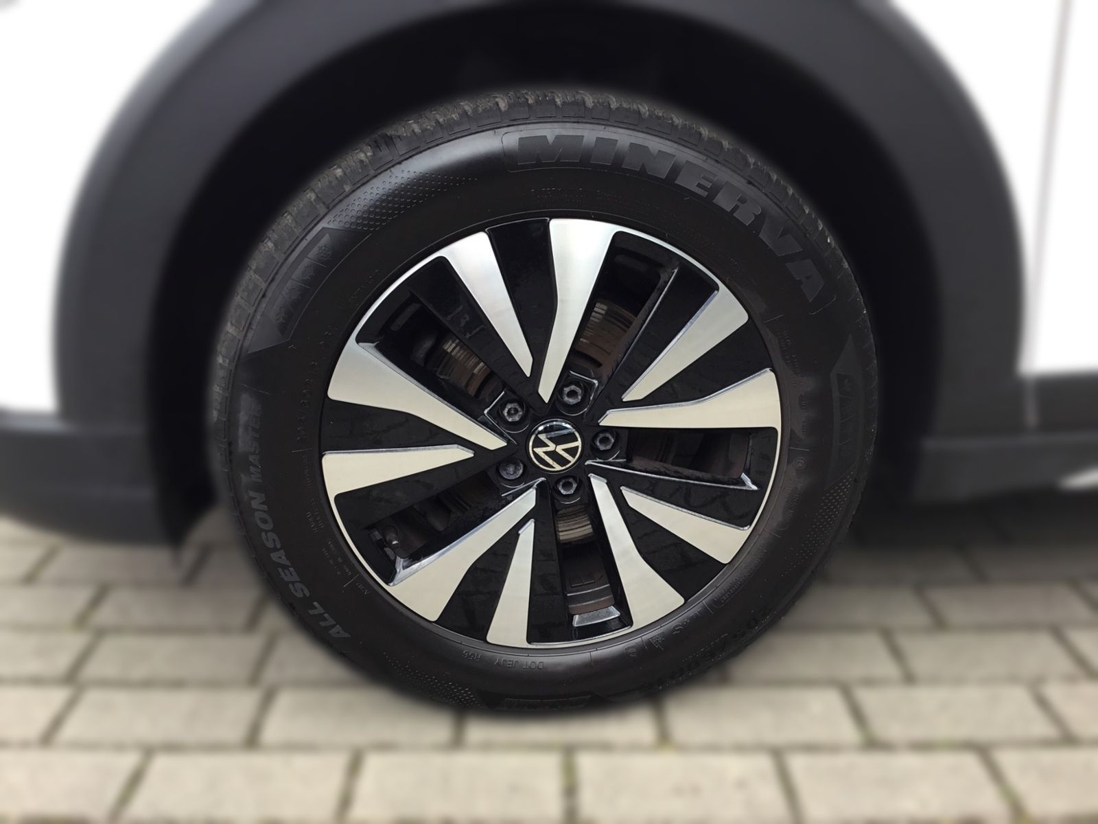 Volkswagen Taigo 1.0 TSI LIFE - Samsaru's Car Outlet