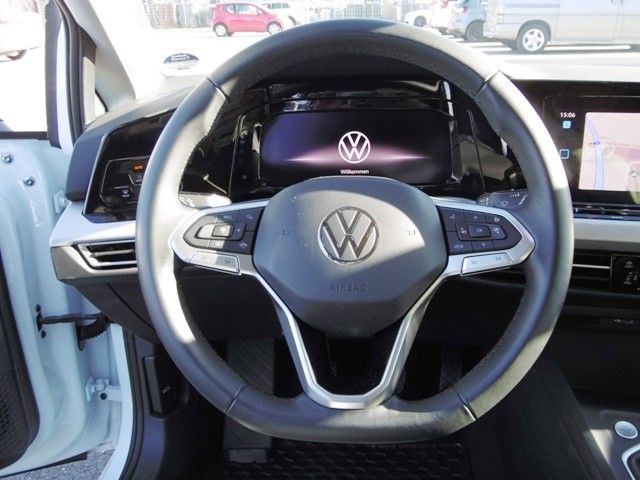 Volkswagen Golf VIII 1.5 TSI OPF Life - Samsaru's Car Outlet