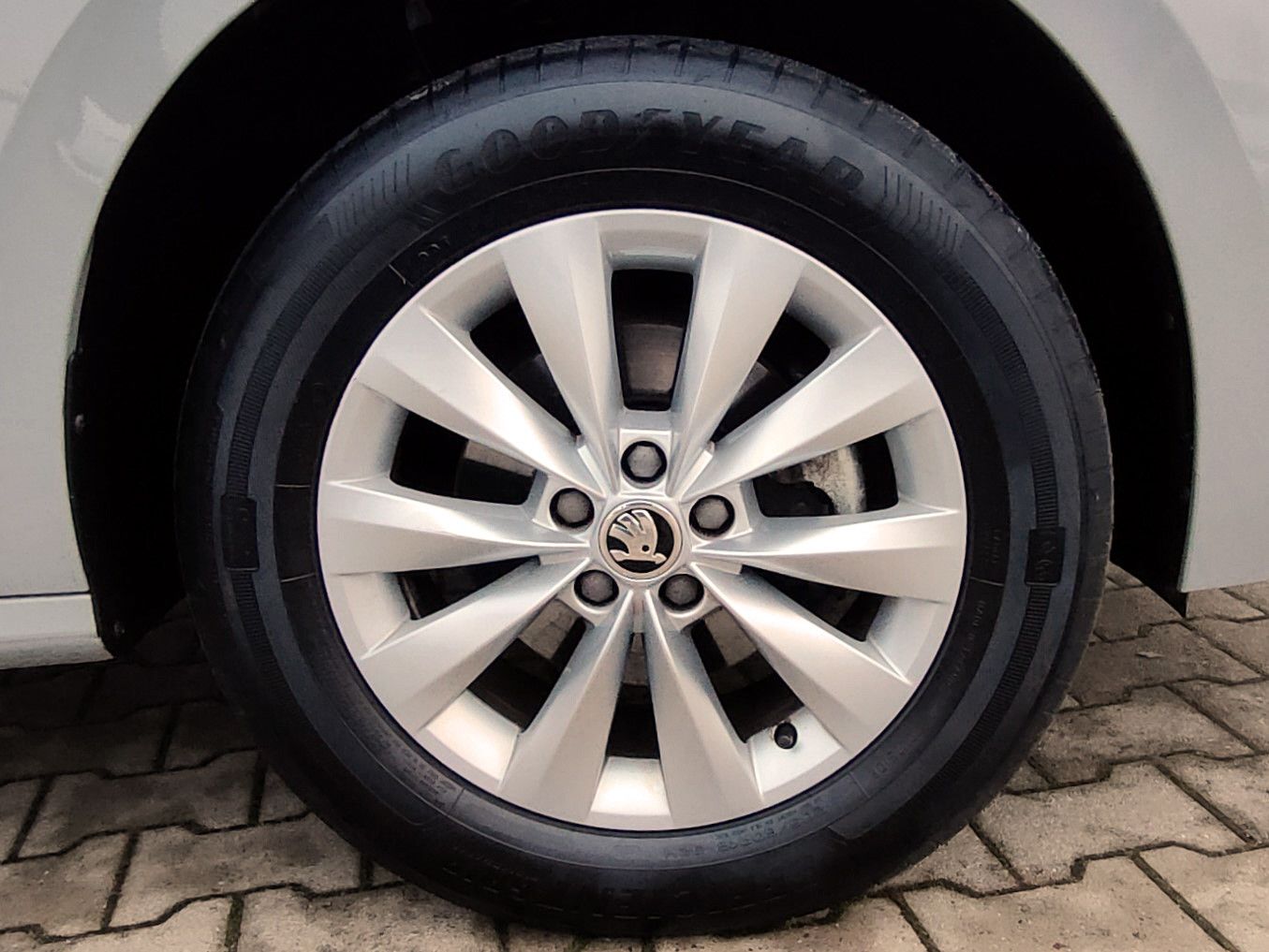 Skoda Kamiq 1.0 TSI Ambition - Samsaru's Car Outlet