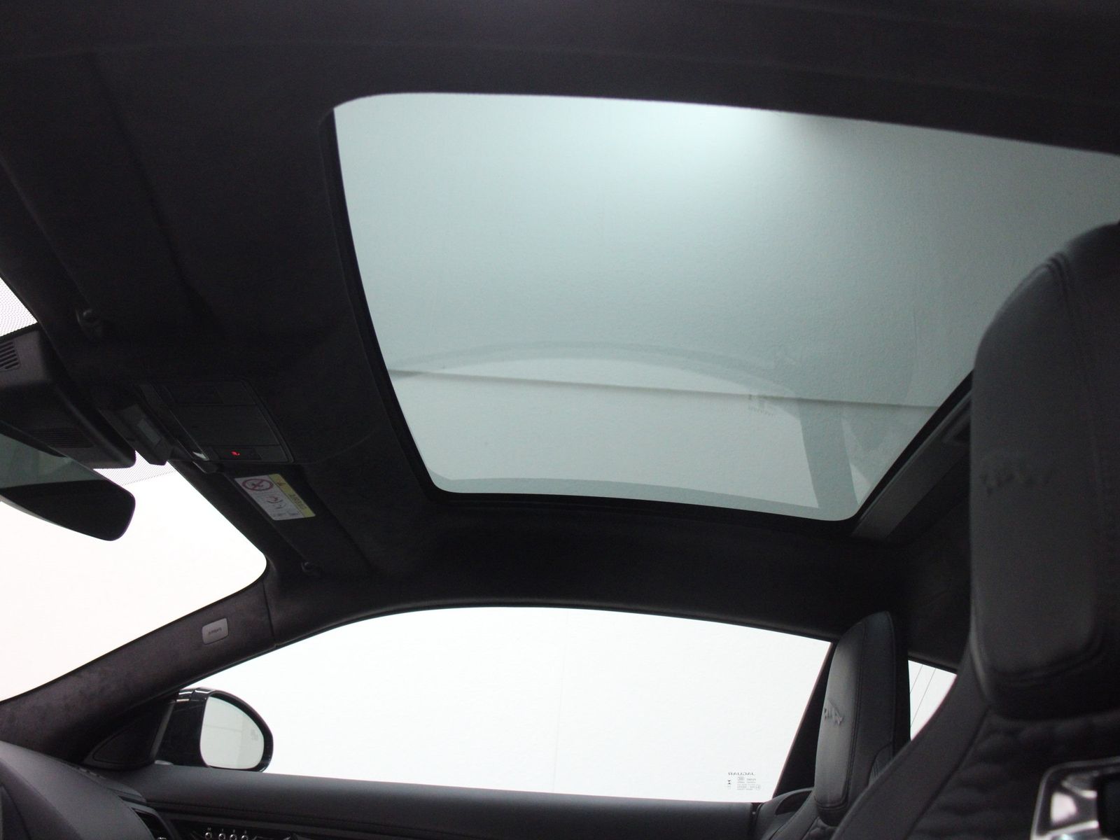 Jaguar F-Type Coupe P575 AWD Aut. R75 DAB LED RFK PDC