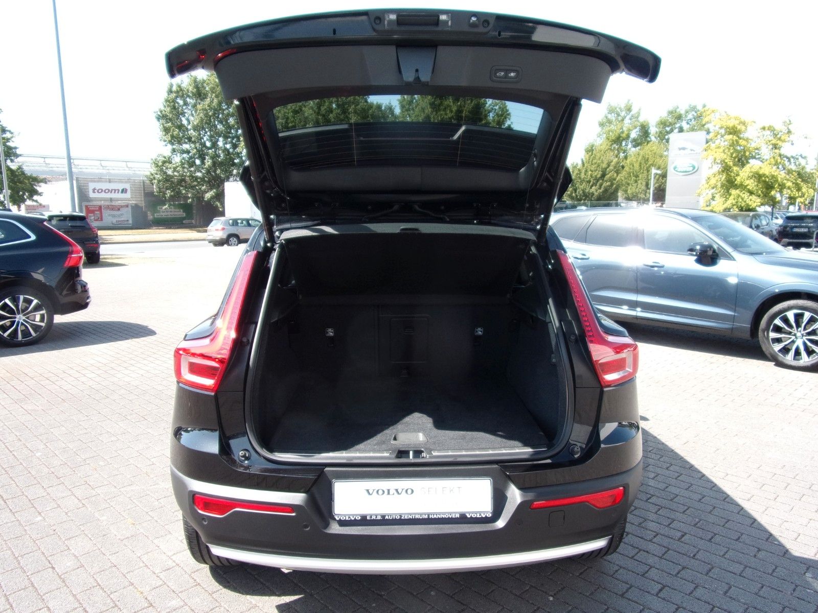 Volvo XC 40 B4 Plus Bright - Samsaru's Car Outlet