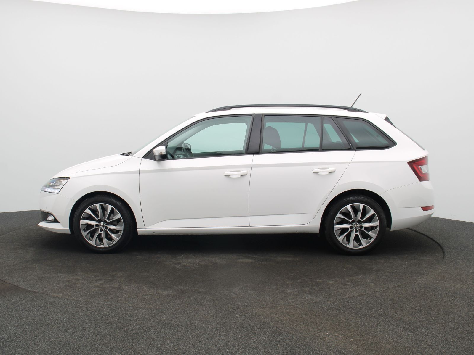 Skoda Fabia Combi 1.0 TSI DSG - Samsaru's Car Outlet